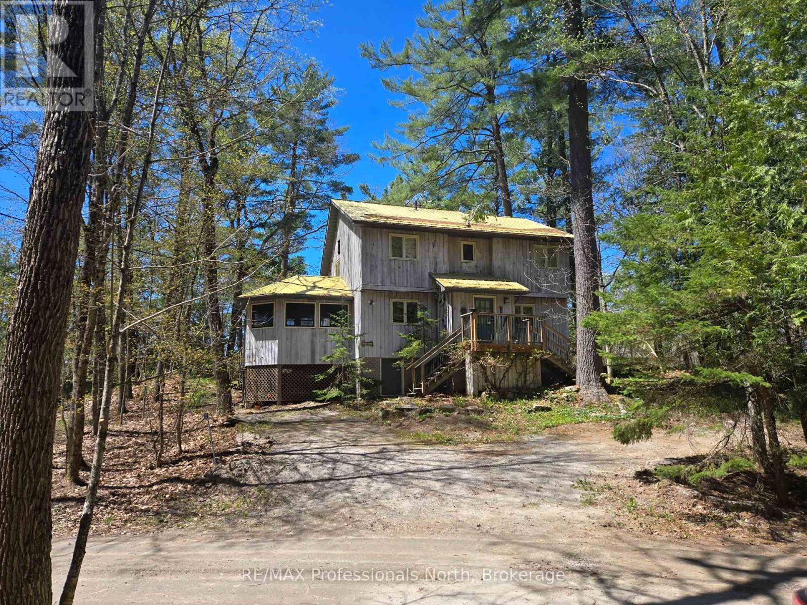 1032 Parallel Falls Ln, Minden Hills, ON K0M 2K0