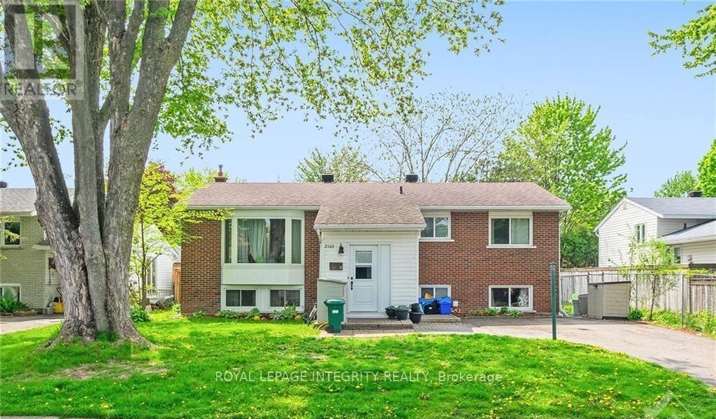 2142 Monson Cres, Ottawa, ON K1J 6A8