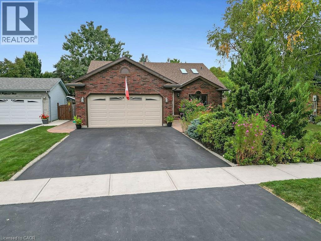 30 Highland Blvd, Caledonia, ON N3W 1G6