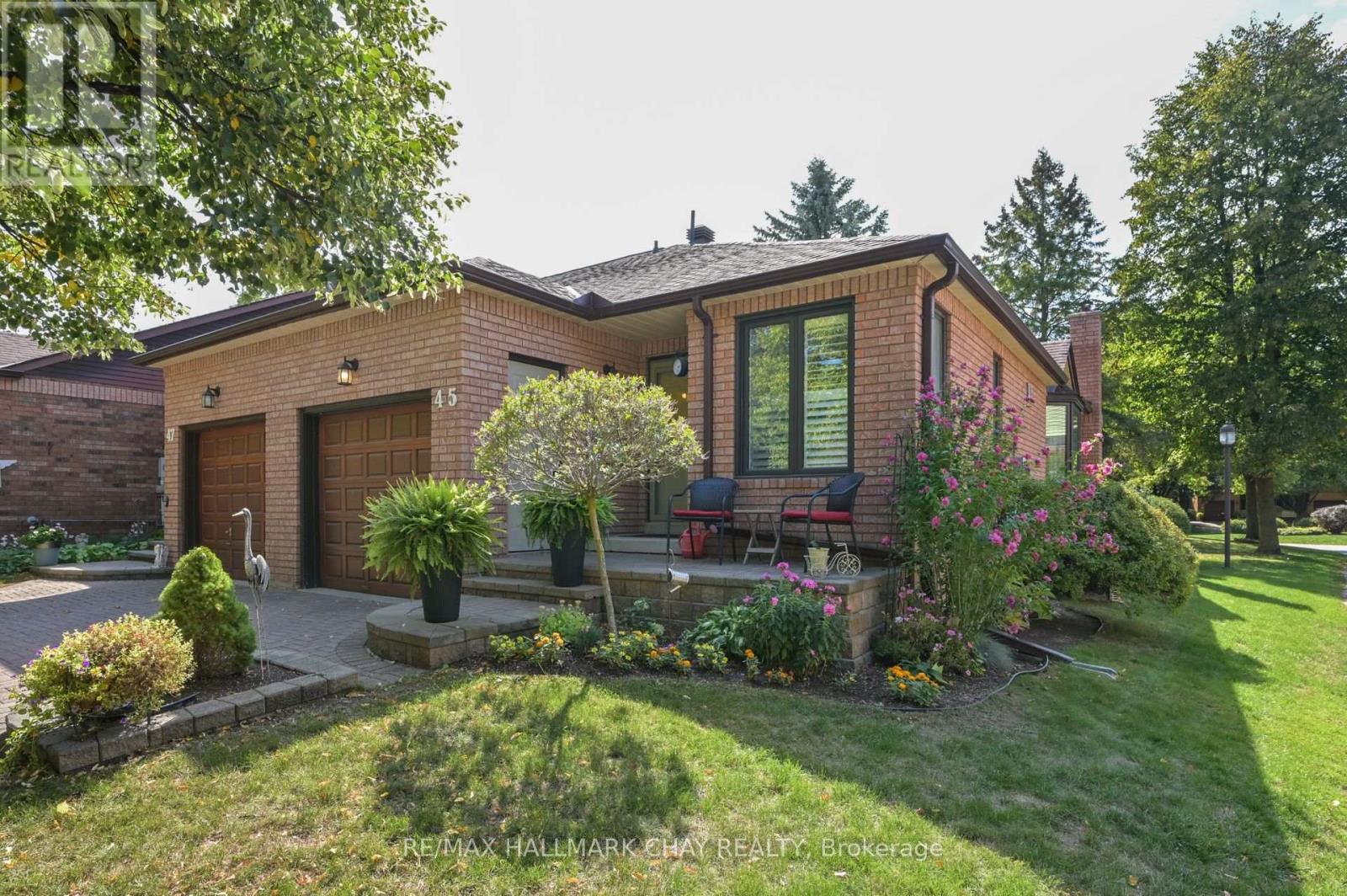 45 Green Briar Rd, New Tecumseth, ON L9R 1R6