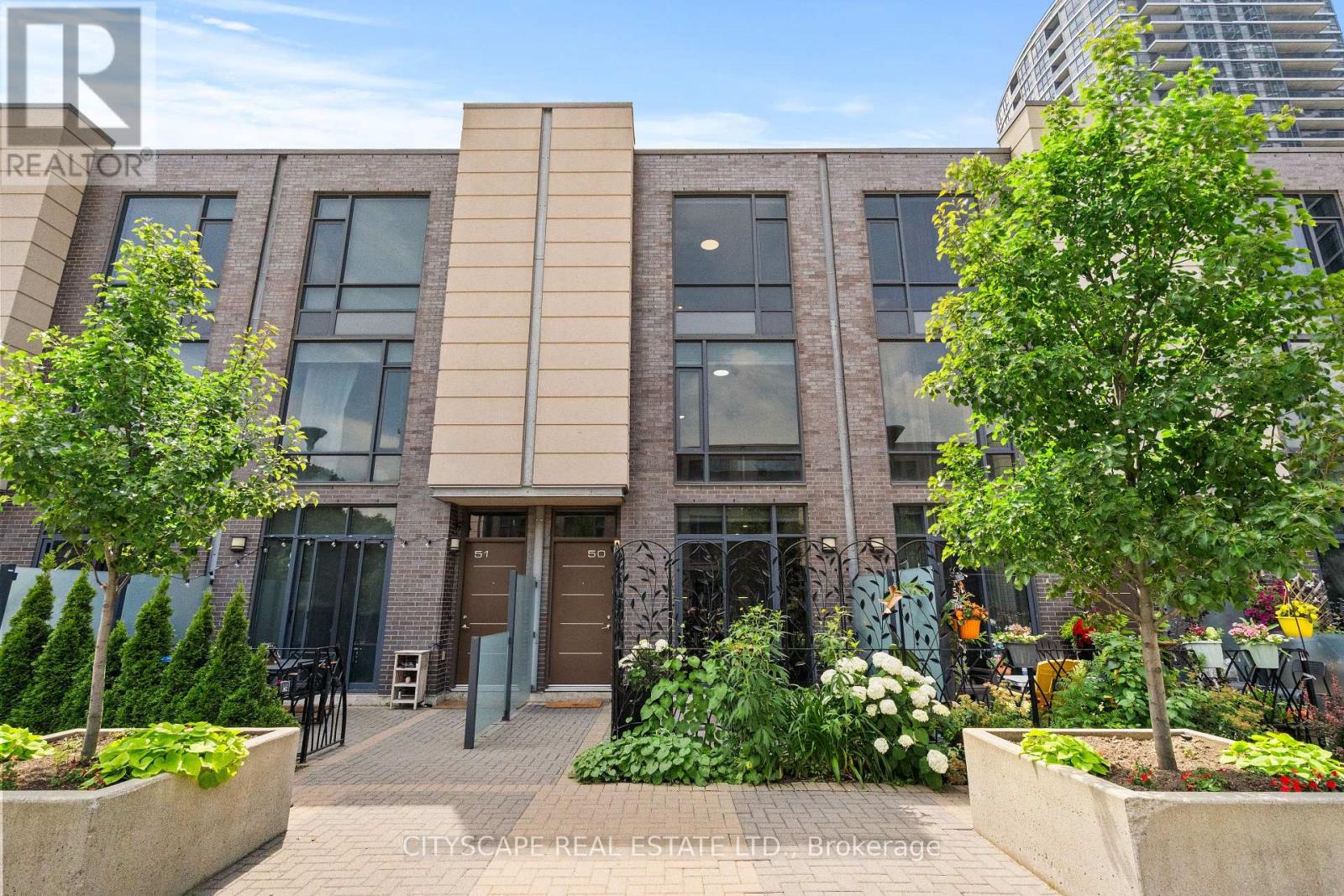 50 23 Valhalla Inn Rd, Toronto, ON M9B 0B3