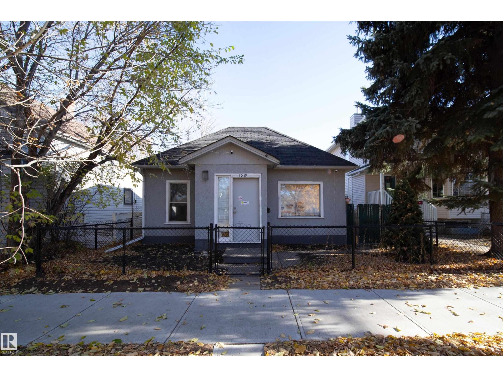 77 St Nw Unit 11919, Edmonton, AB T5B 2G5