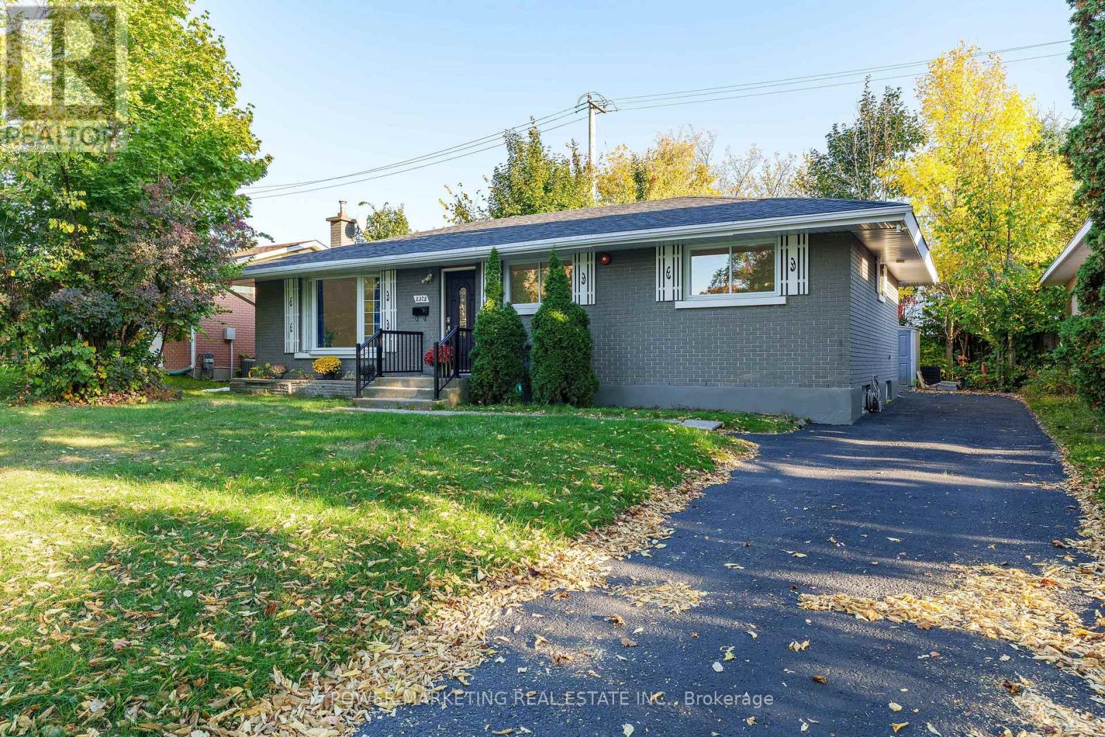 2372 Riley Ave, Ottawa, ON K2C 1J9