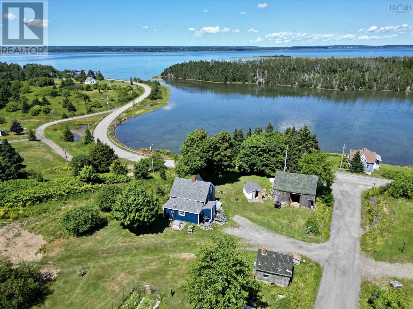 10 Pettipas Rd, Poirierville, NS B0E 1K0