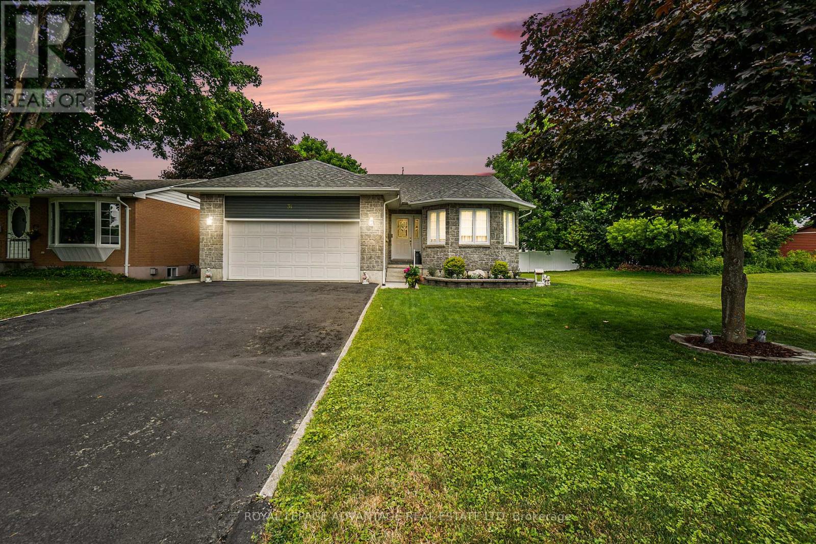 31 George Ave, Perth, ON K7H 2Z1