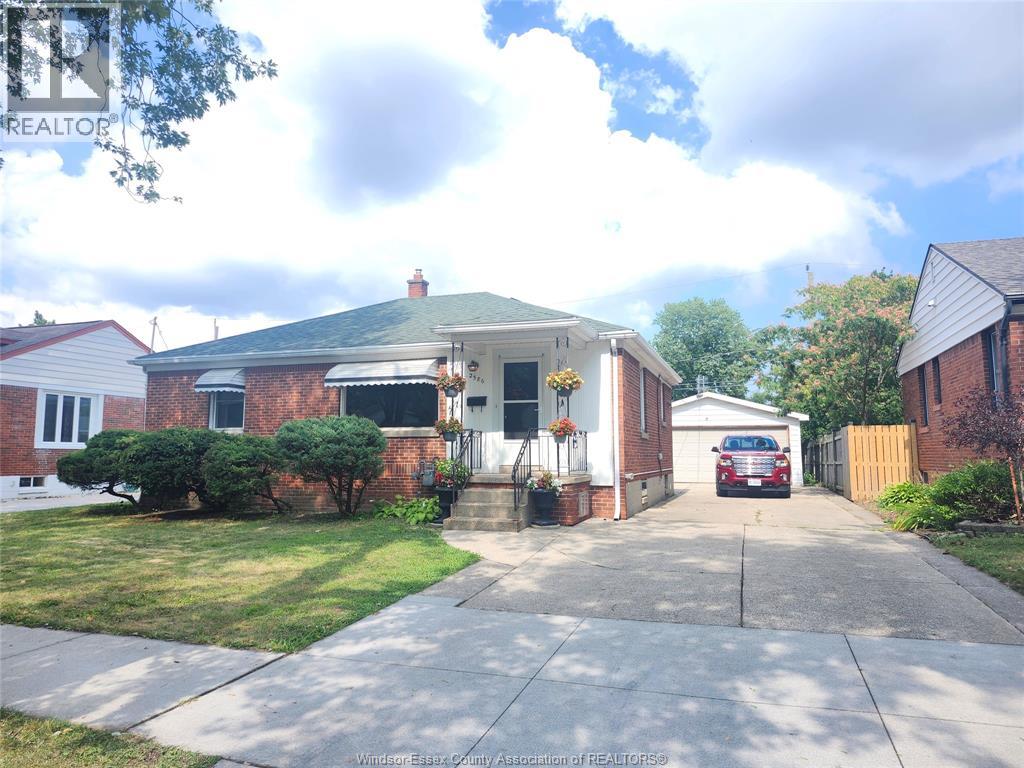 2586 Randolph Ave, Windsor, ON N9E 3C9