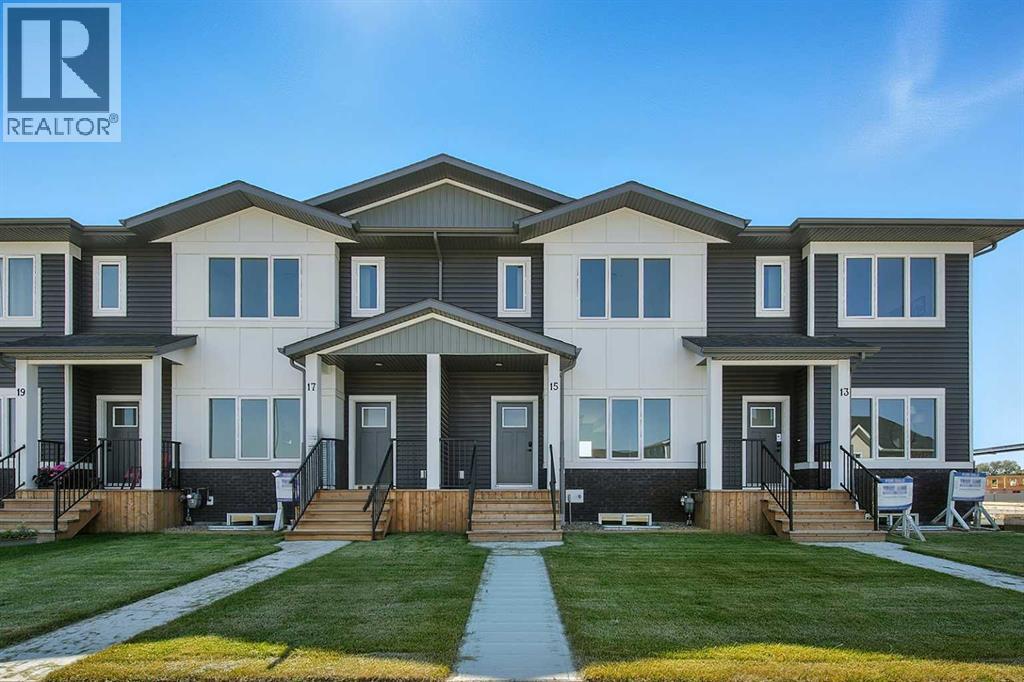 15 Gray Close, Sylvan Lake, AB T4S 0W4