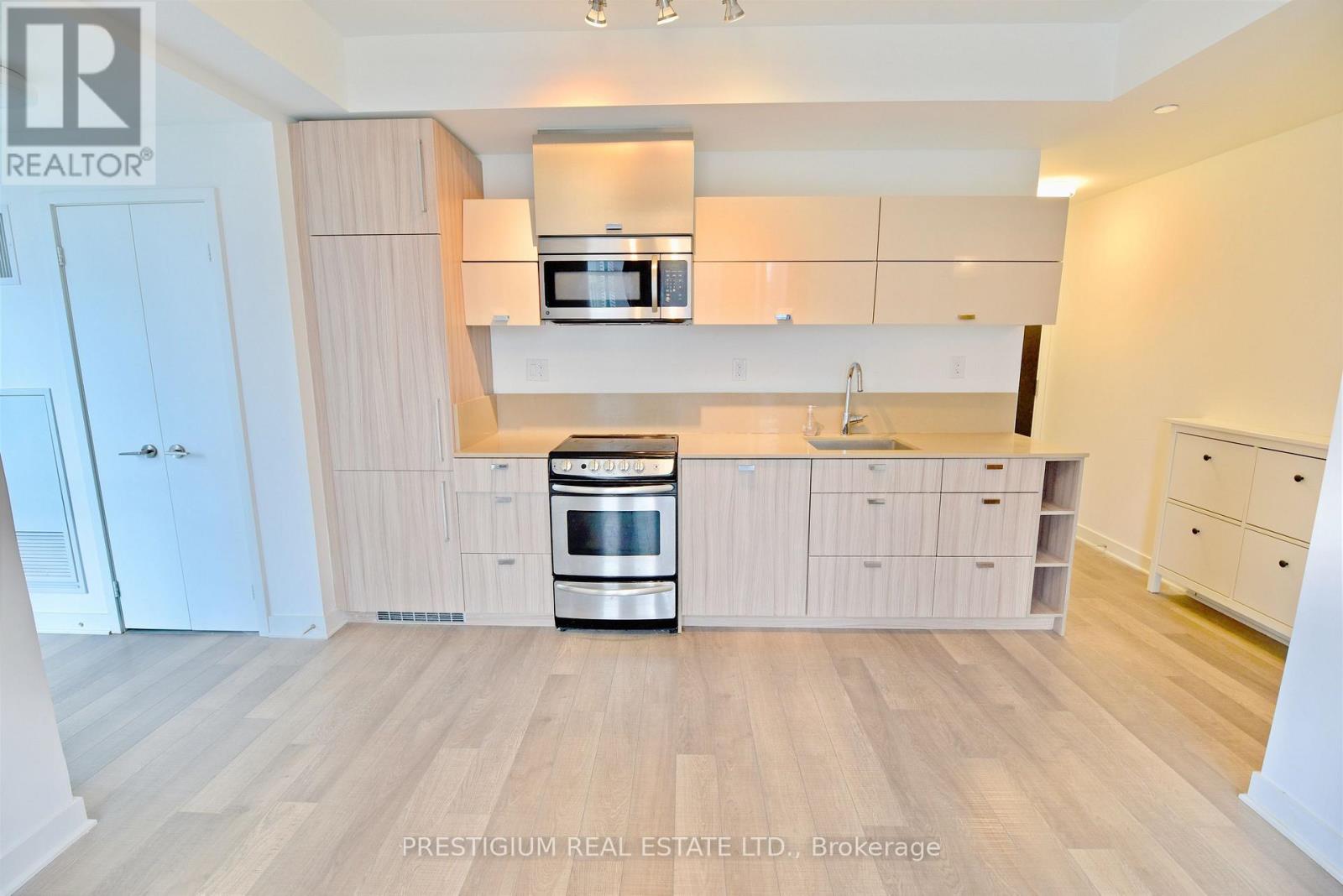 1910 290 Adelaide St W, Toronto, ON M5V 0P3