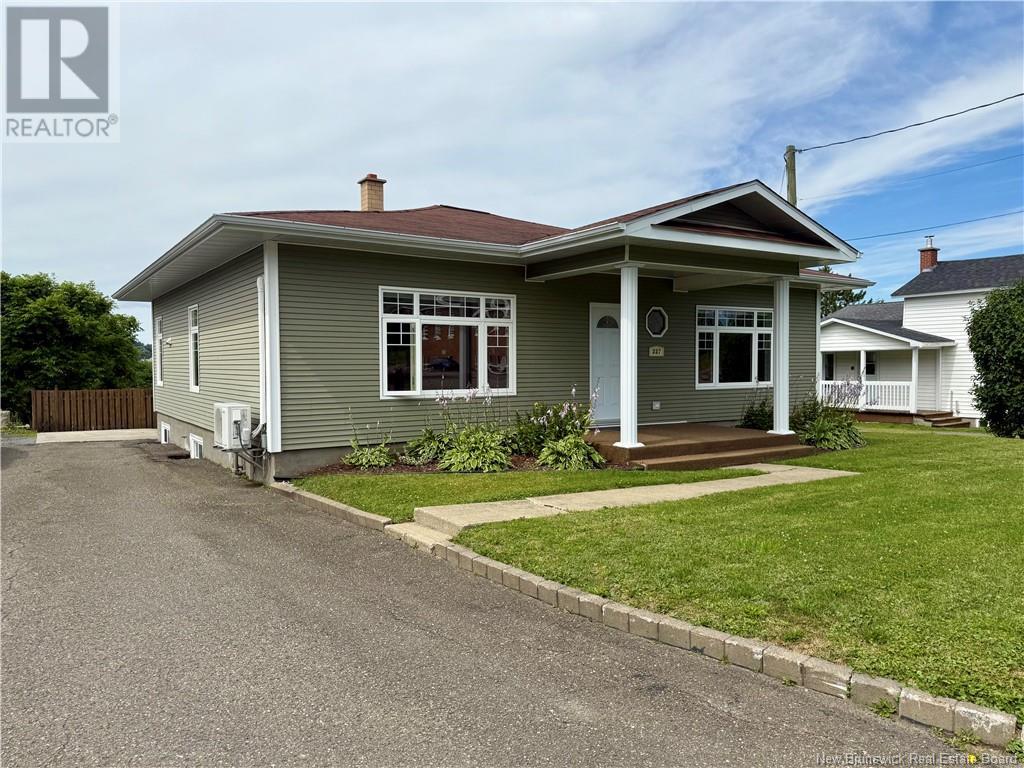 227 St Georges St, Grand-saultgrand Falls, NB E3Y 1C3