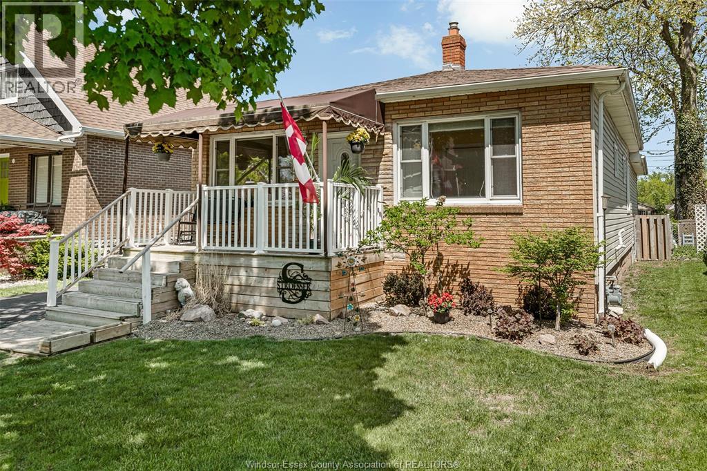 948 Jefferson Ave, Windsor, ON N8S 2R1