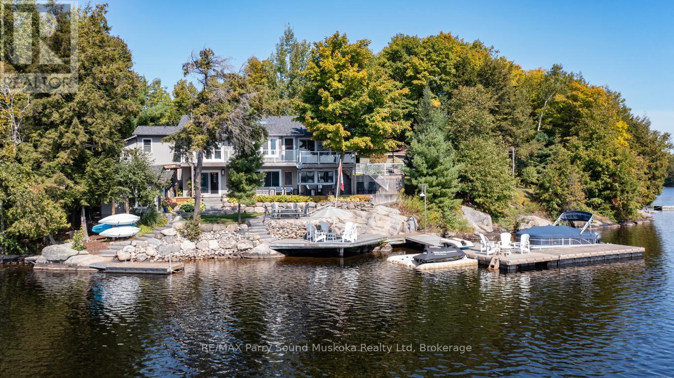 51 Deerfield Rd, McKellar, ON P0G 1C0