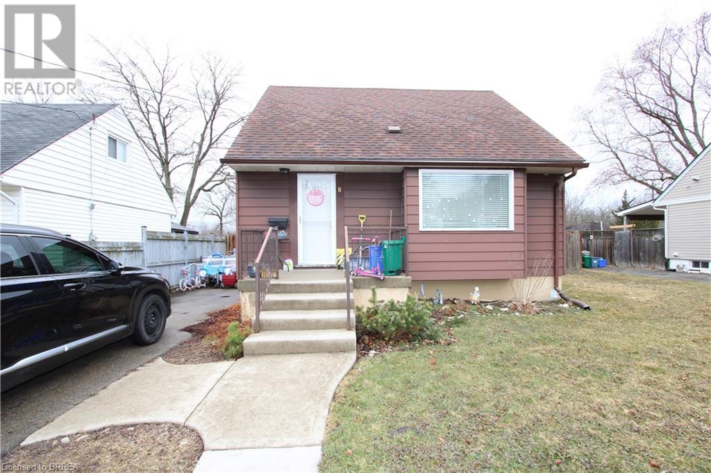 8 Sunset Ave, Brantford, ON N3T 5G2