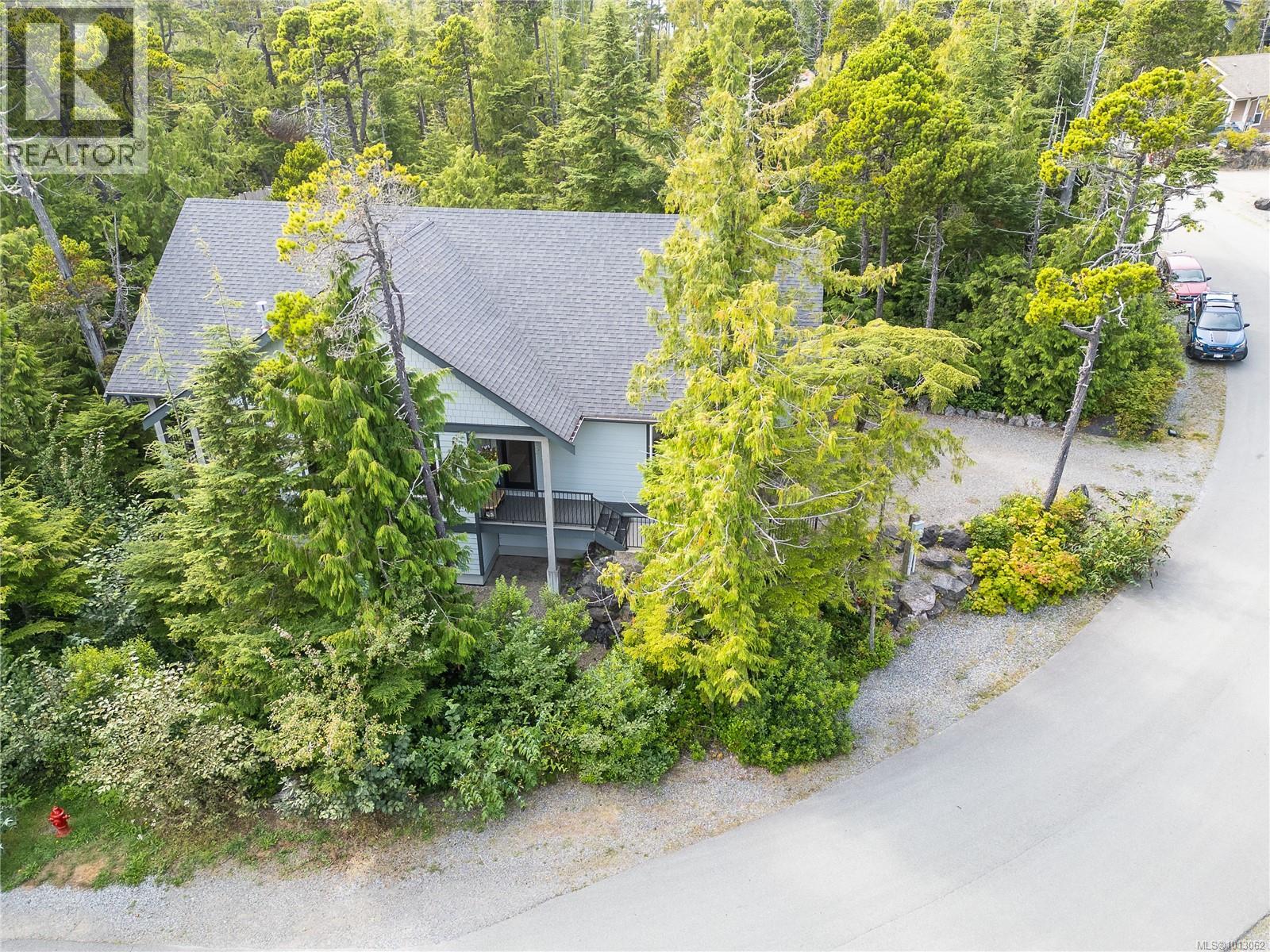 1840 Cedar Grove Pl, Ucluelet, BC V0R 3A0