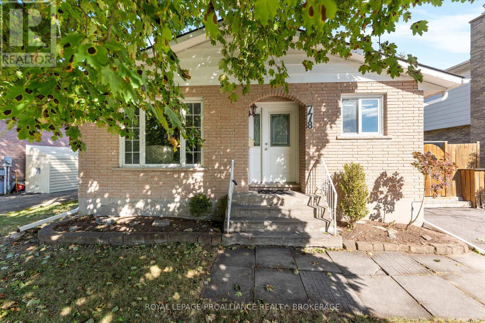 778 Cedarwood Dr, Kingston, ON K7P 1M7