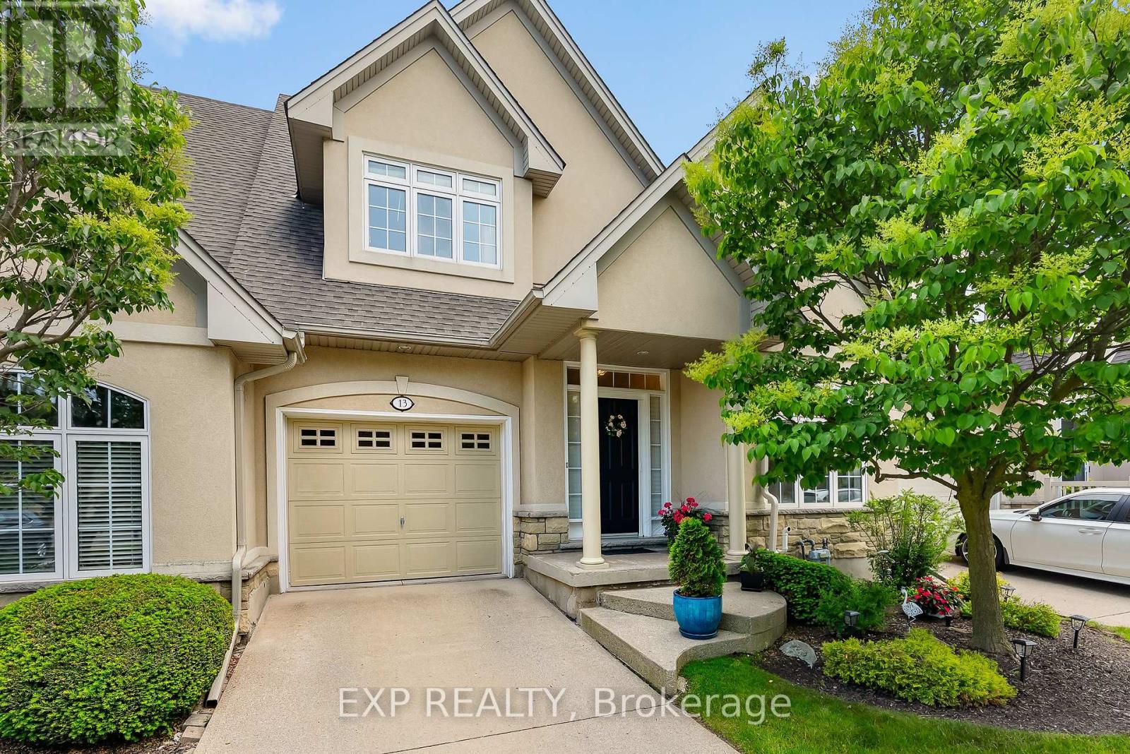 13 8142 Costabile Dr, Niagara Falls, ON L2H 3M3