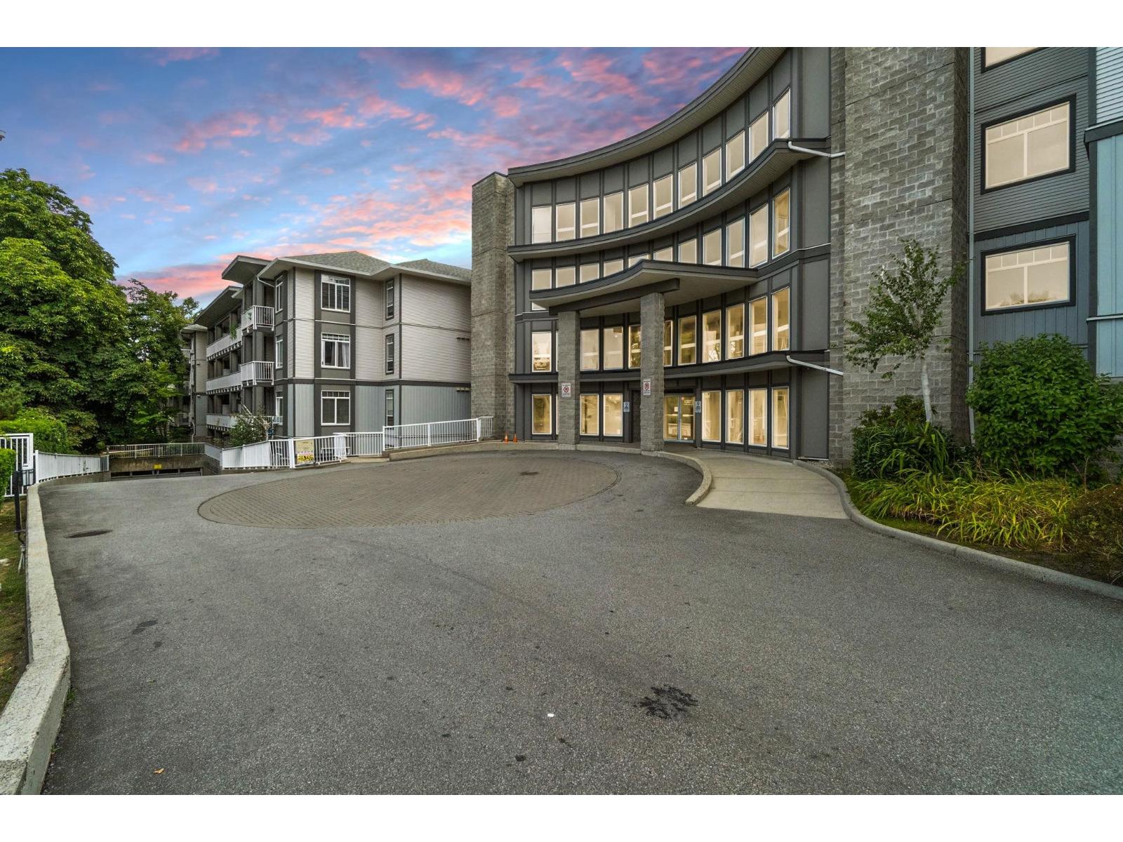 13277 108th Avenue Unit 308, Surrey, BC V3T 0A9