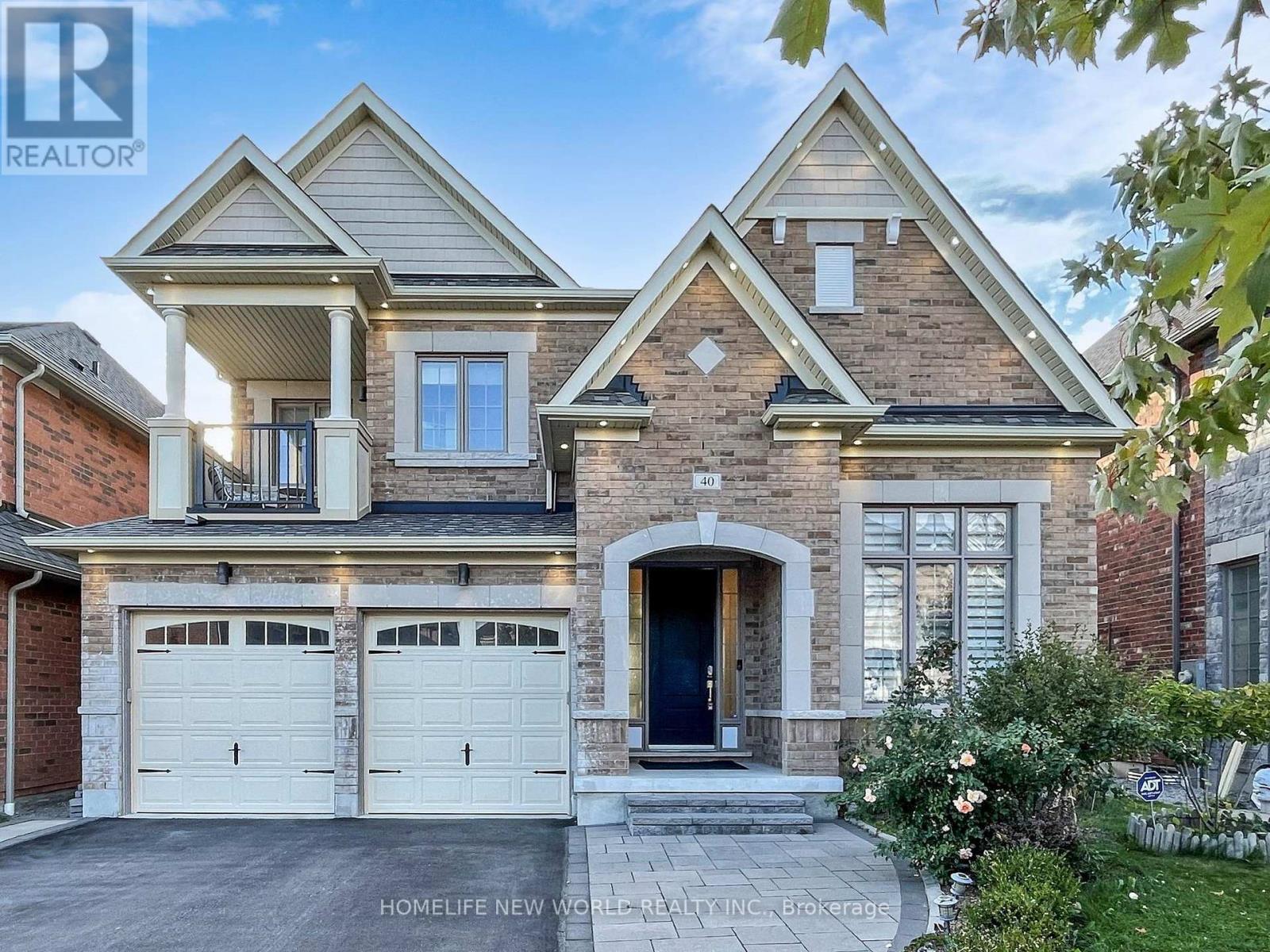 40 St Ives Cres, Whitby, ON L1P 0C5
