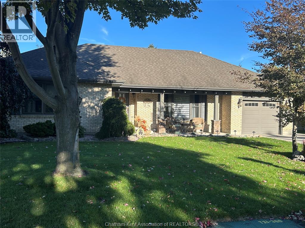22 London Dr, Chatham, ON N7L 5H9