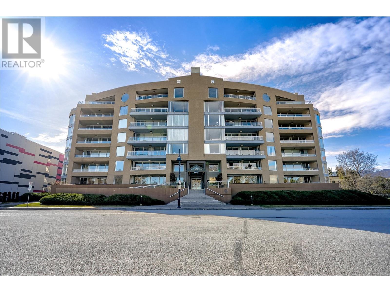 86 Lakeshore Drive Unit 302, Penticton, BC V2A 1B5