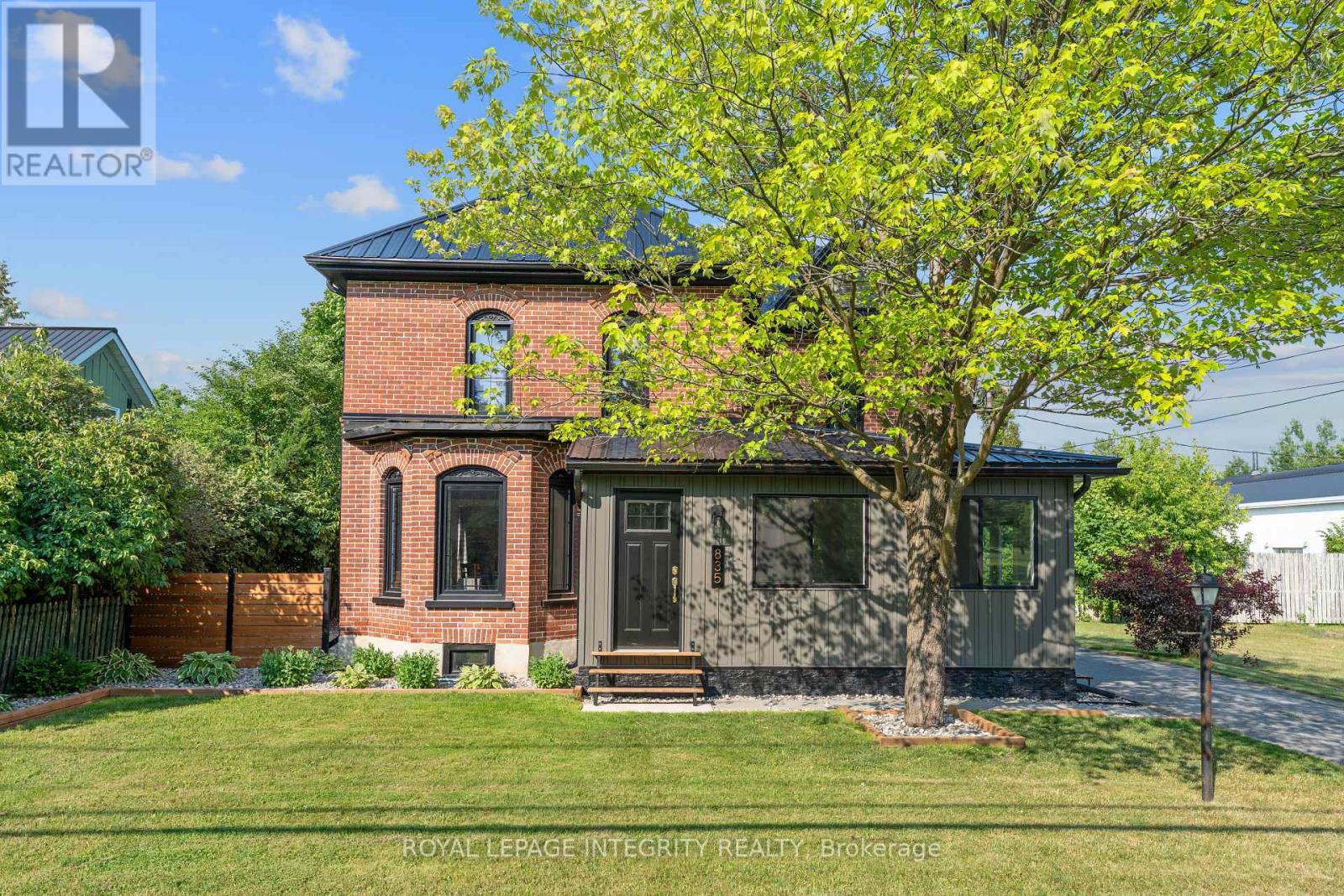 835 Prescott St, North Grenville, ON K0G 1J0