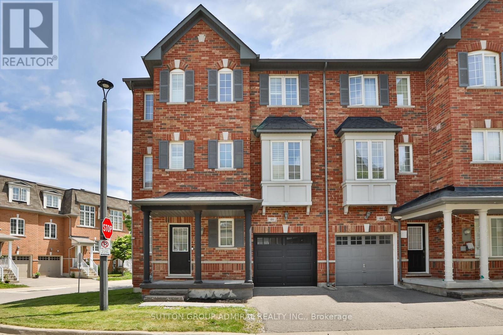 46 15 Old Colony Rd, Richmond Hill, ON L4E 4L5