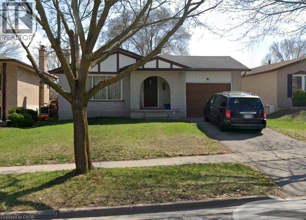 328 The Country Way, Kitchener, ON N2E 2T3