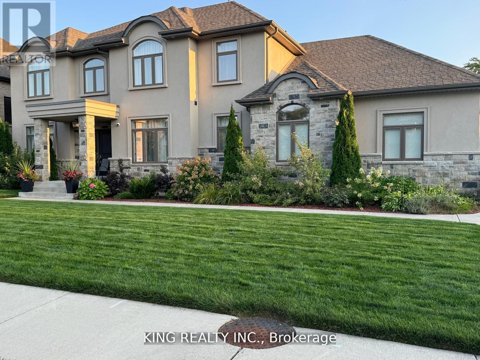 138 Ulster St, Lasalle, ON N9J 1E7