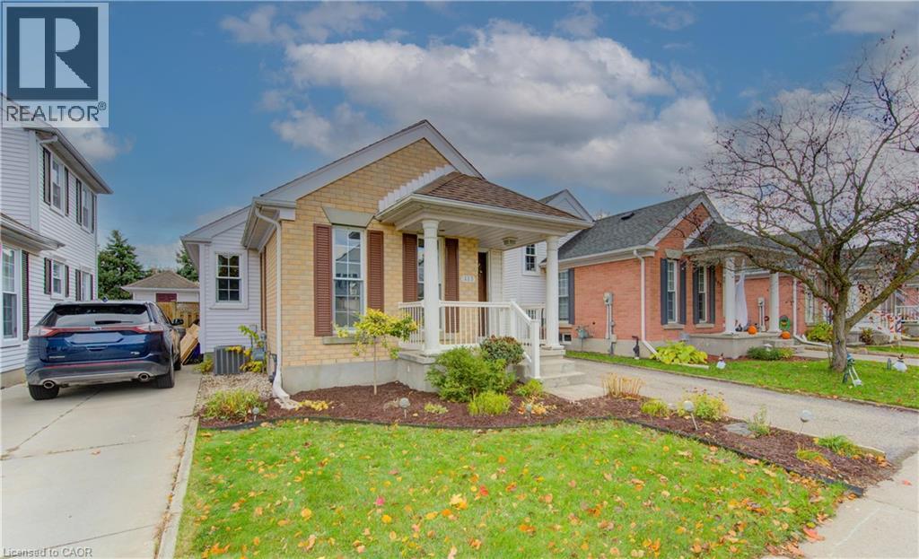 113 Wake Robin Dr, Kitchener, ON N2E 3L4