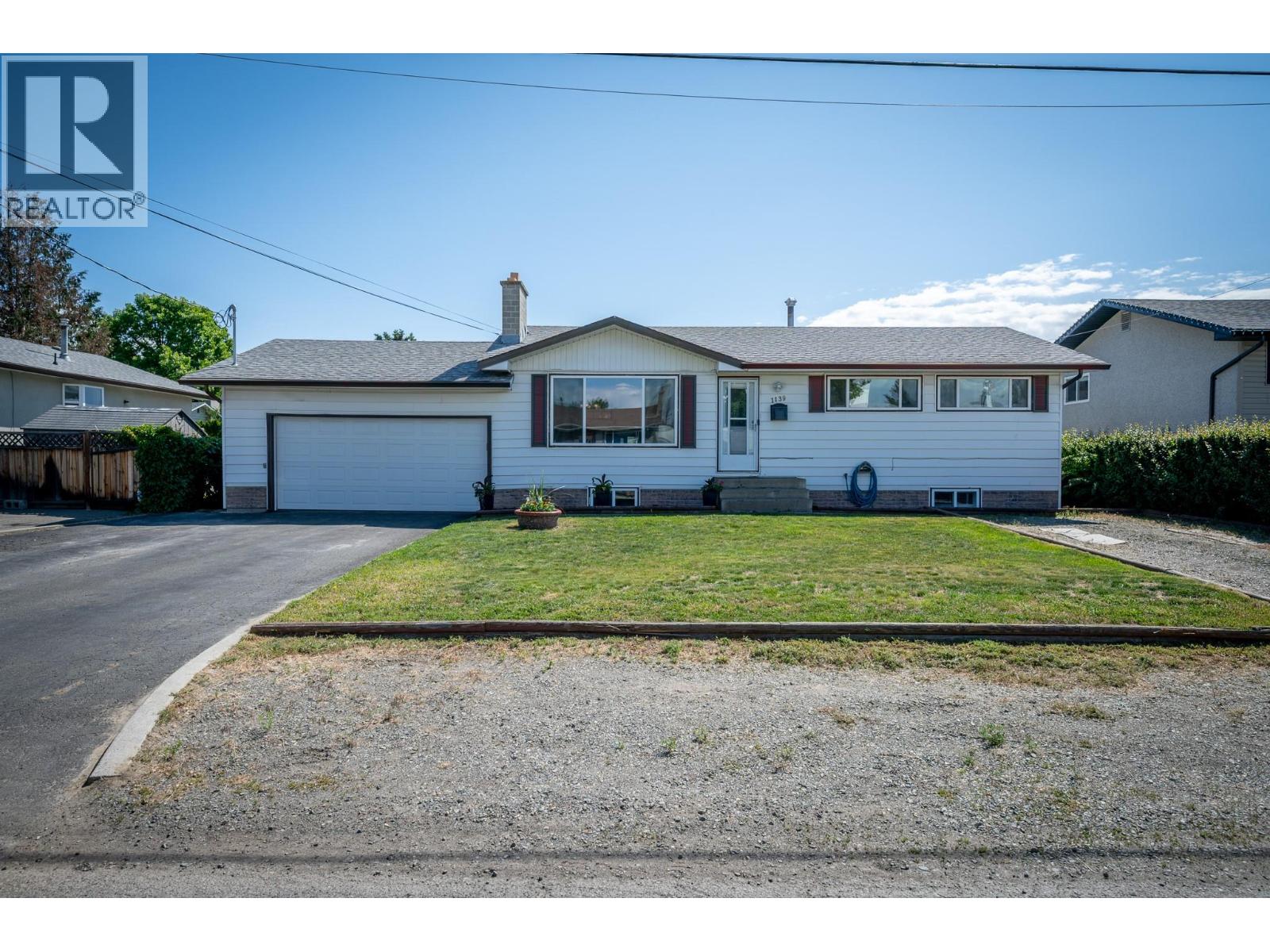1139 Chateau St, Kamloops, BC V2B 5R3