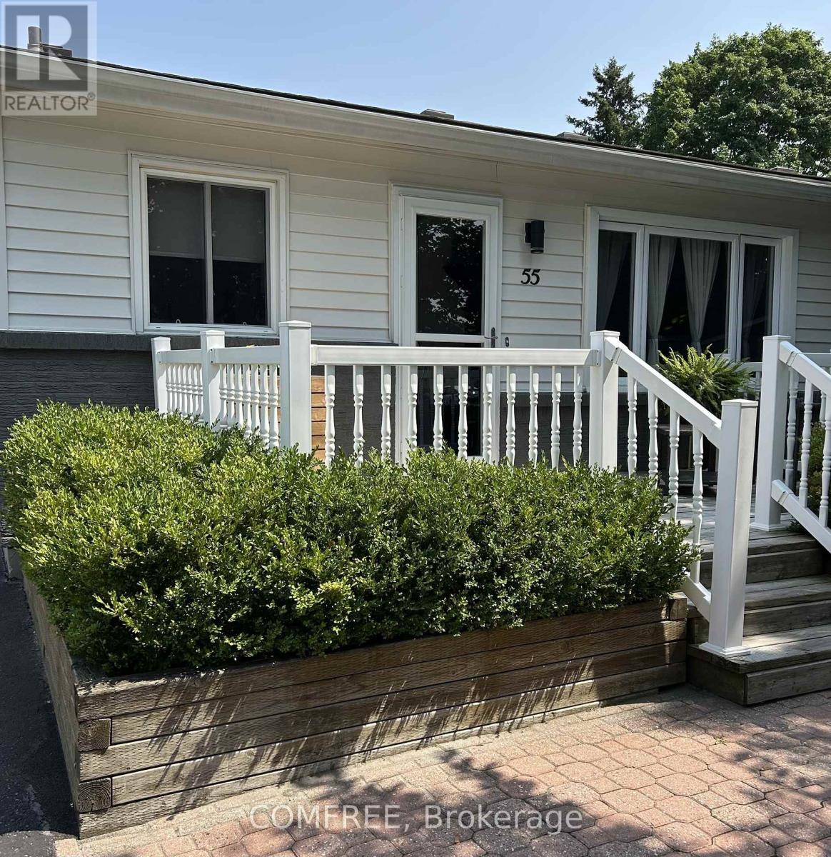 55 Binscarth Cres, Ottawa, ON K2L 1R9