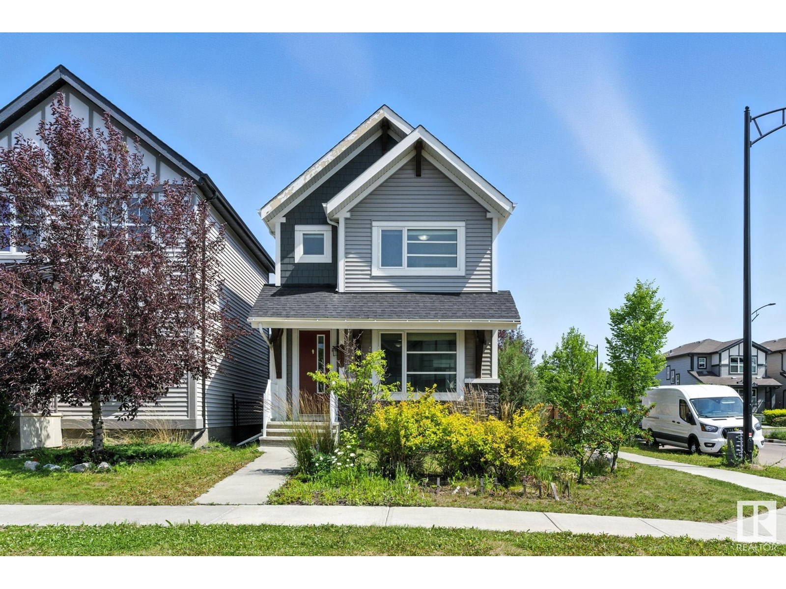 2033 Cavanagh Dr SW, Edmonton, AB T6W 3M7