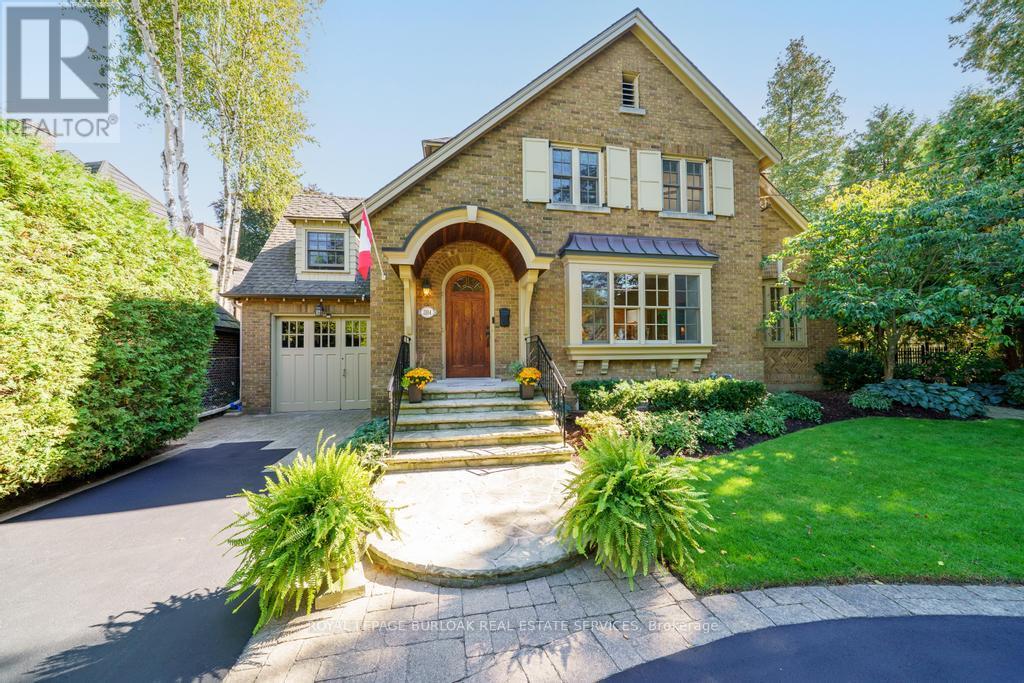 3104 First St, Burlington, ON L7N 1C6