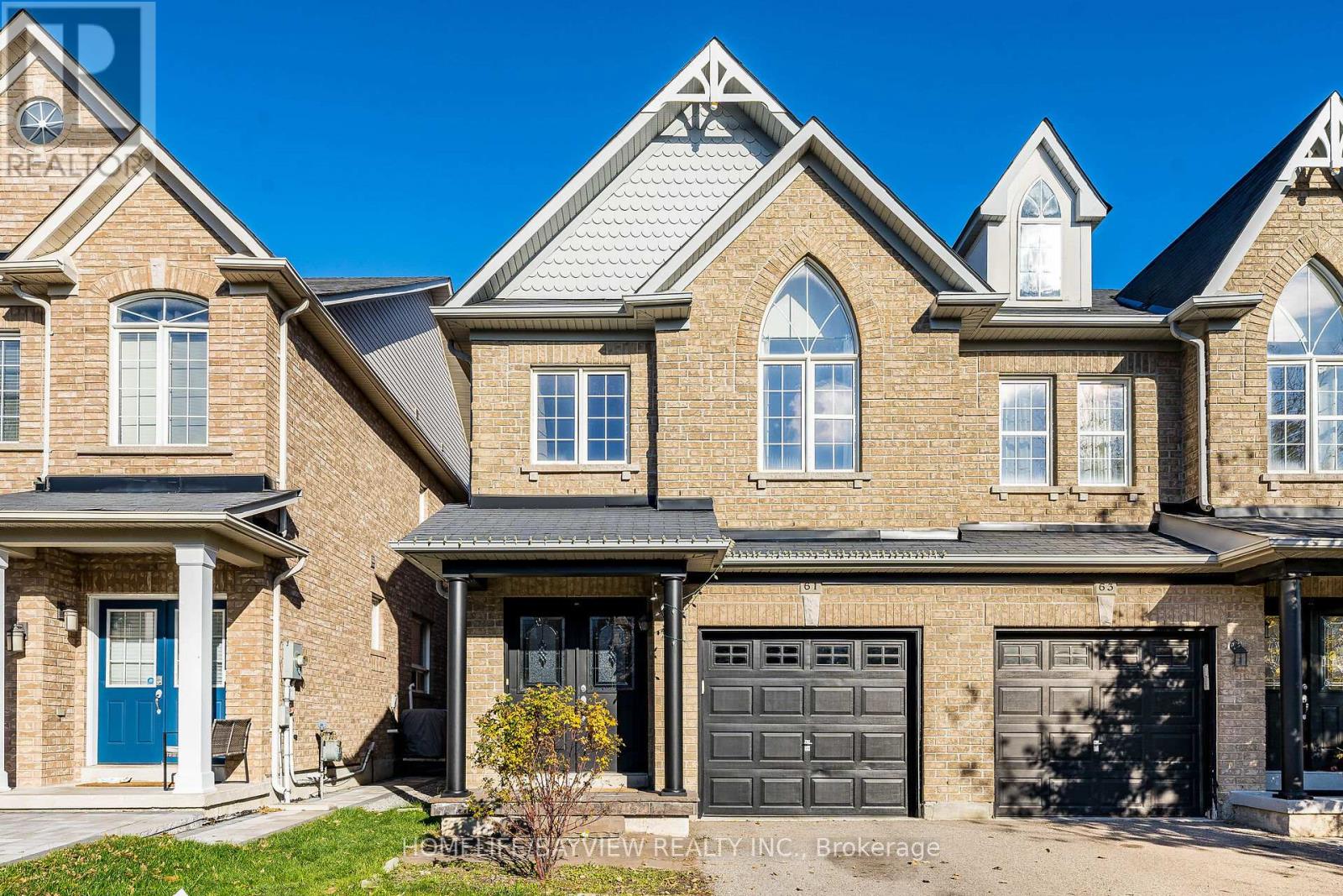 61 Four Seasons Cres, East Gwillimbury, ON L9N 0C2