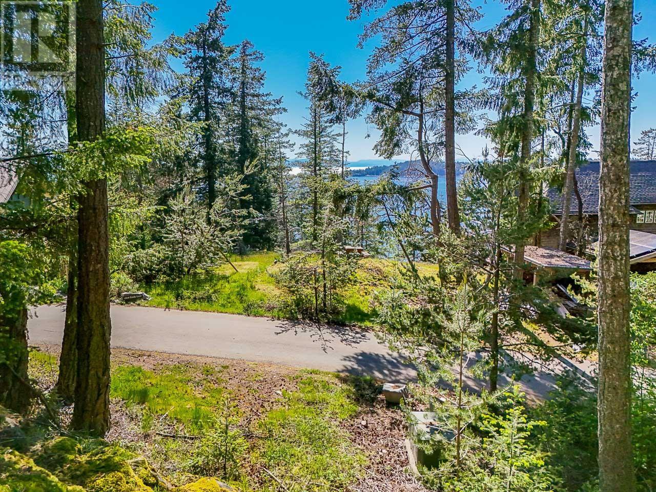 1795 Emily Ln, Bowen Island, BC V0N 1G2