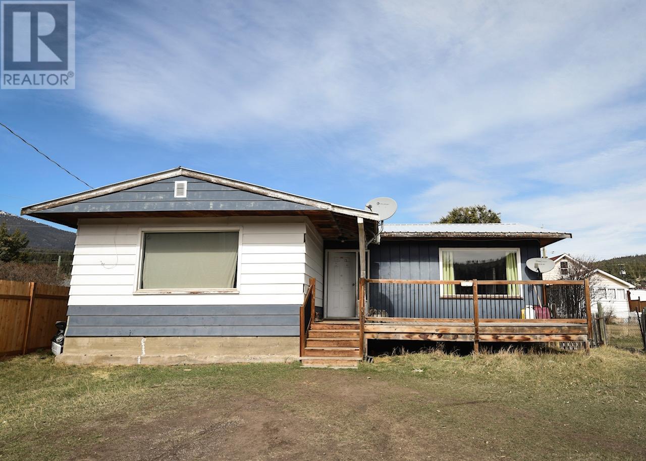 1404 Soues St, Clinton, BC V0K 1K0