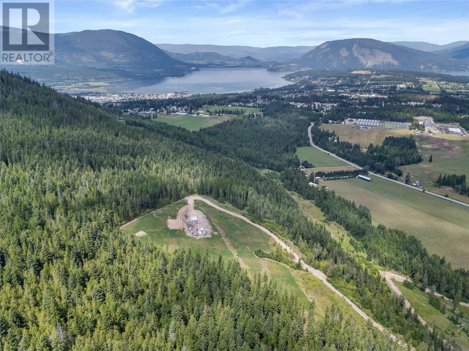 3641 40 Street Southeast, Salmon Arm, BC V1E 1X7
