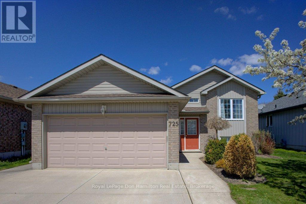 725 Kincaid St, North Perth, ON N4W 3T5