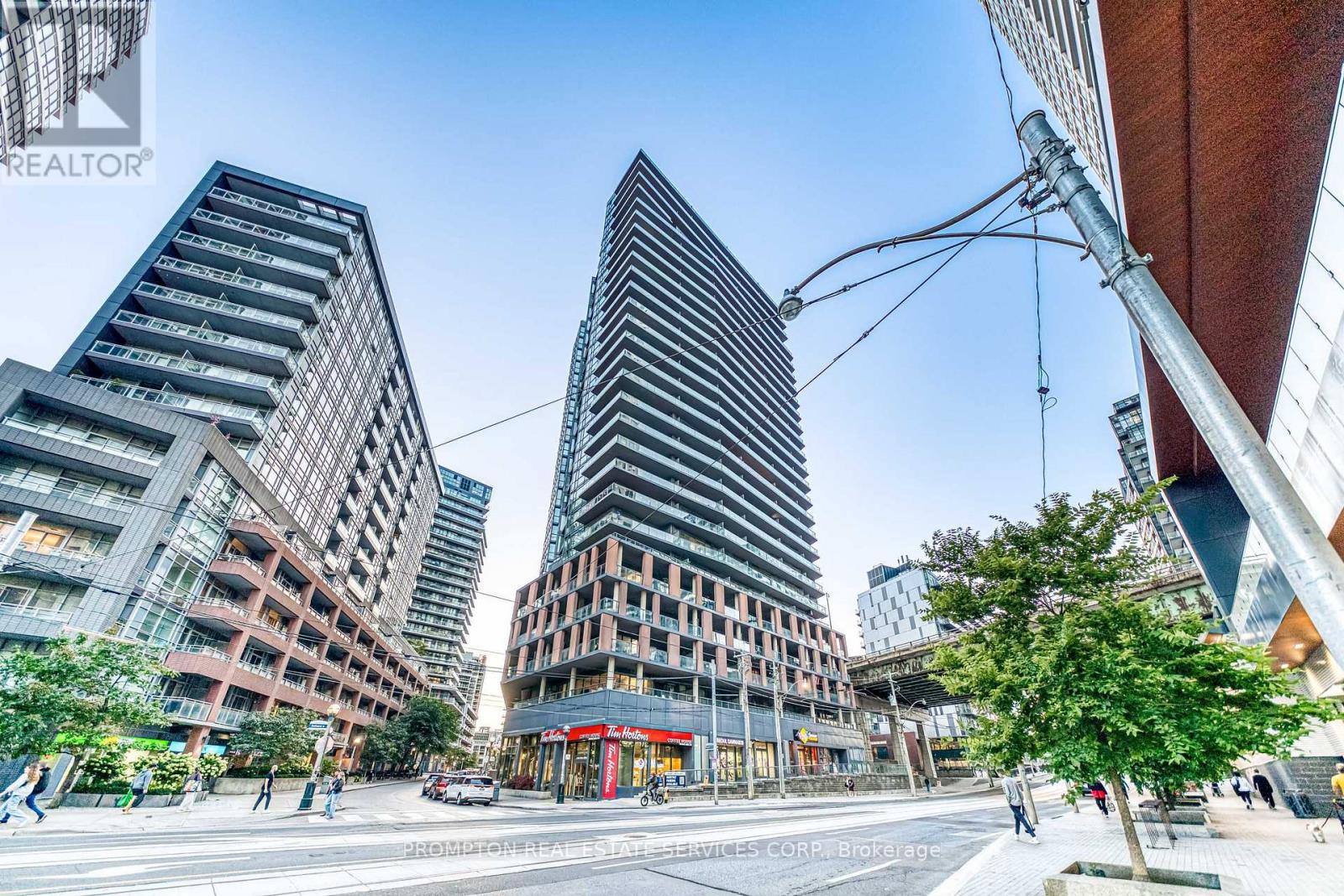 2902 20 Bruyeres Mews, Toronto, ON M5V 0G8