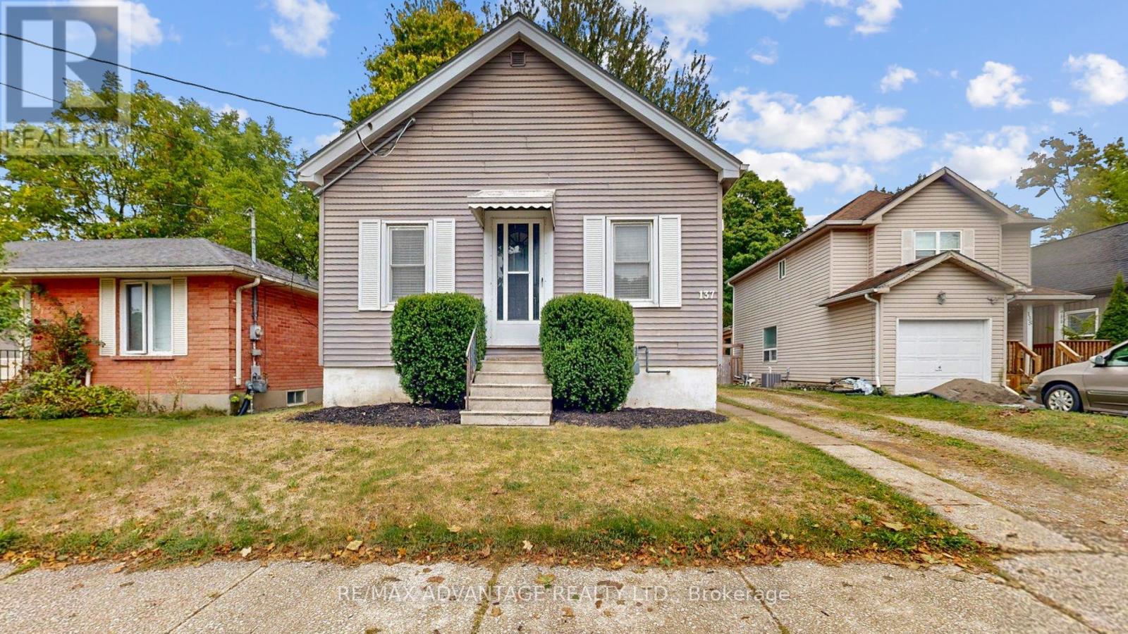 137 Woodward Ave, London, ON N6H 2H1