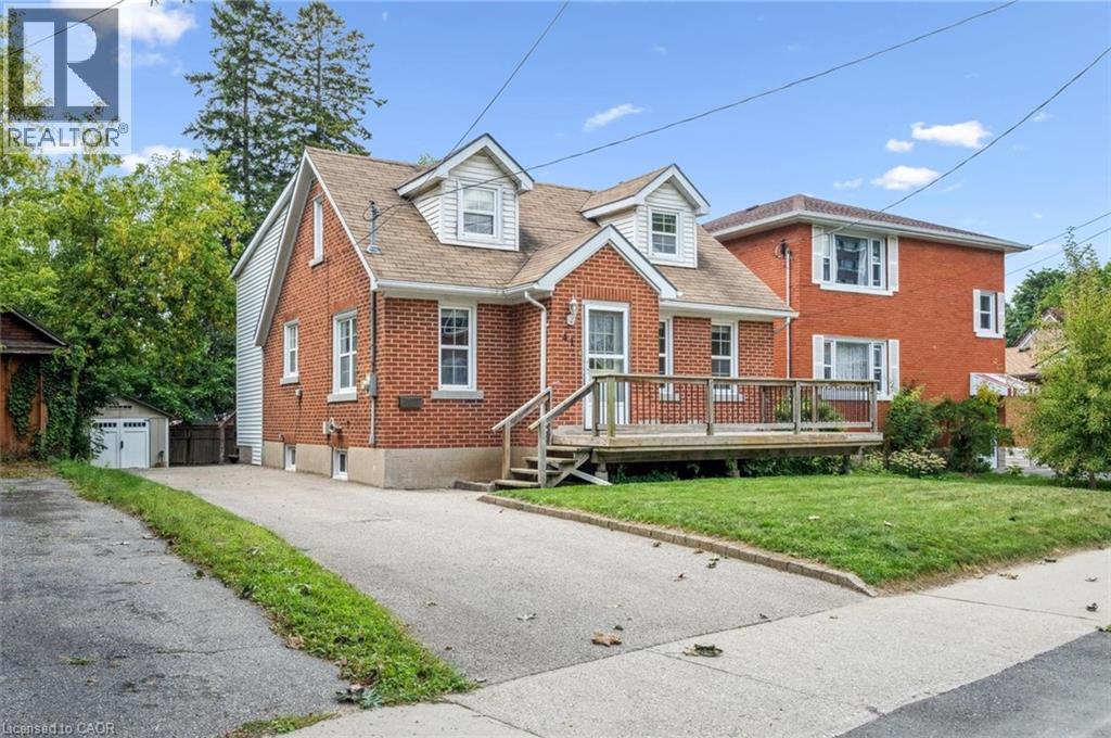 41 Brunswick Ave, Kitchener, ON N2H 4E7