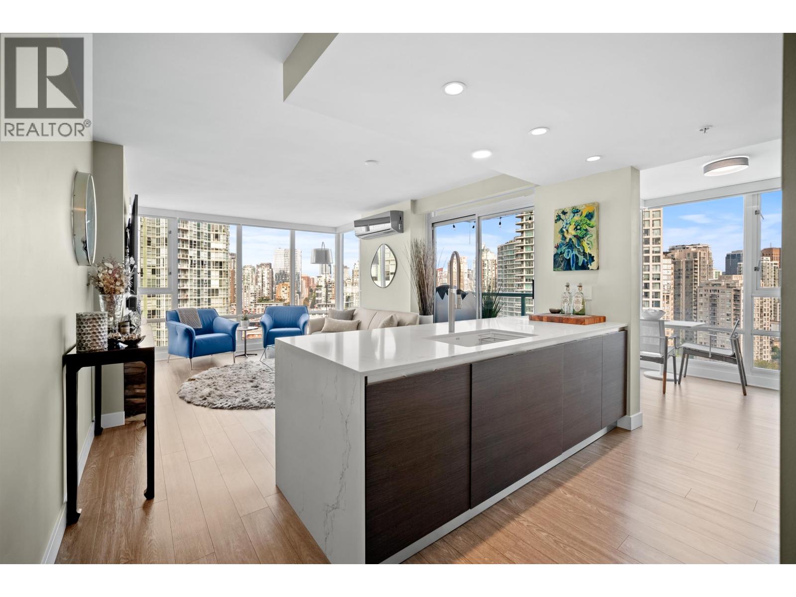 1067 Marinaside Crescent Unit 2606, Vancouver, BC V6Z 3A4