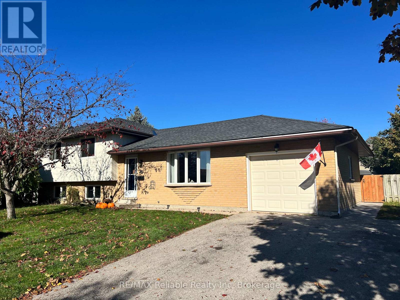36 Lee Cres, Goderich, ON N7A 4L3