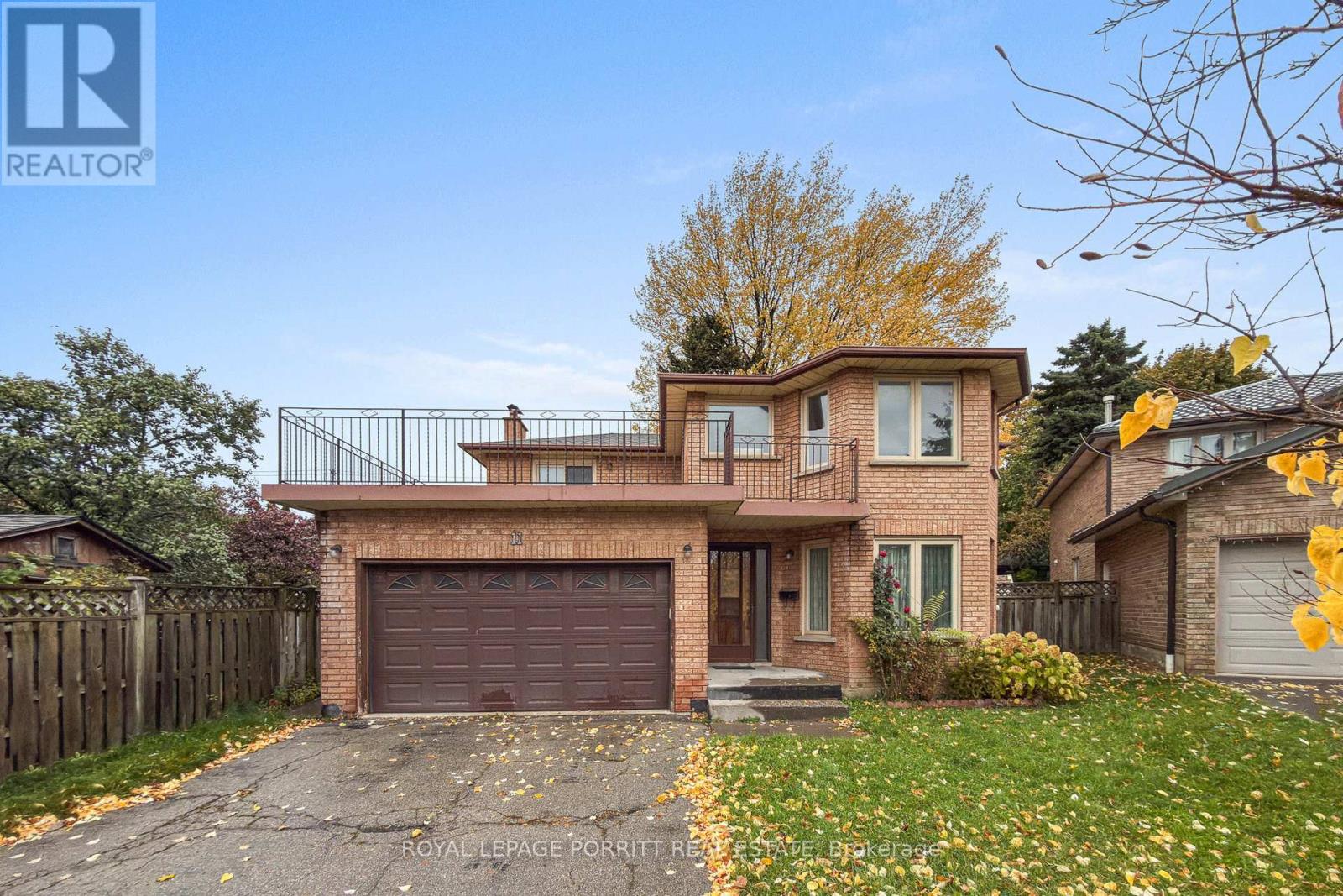 11 Goa Ct, Toronto, ON M8W 4Y2