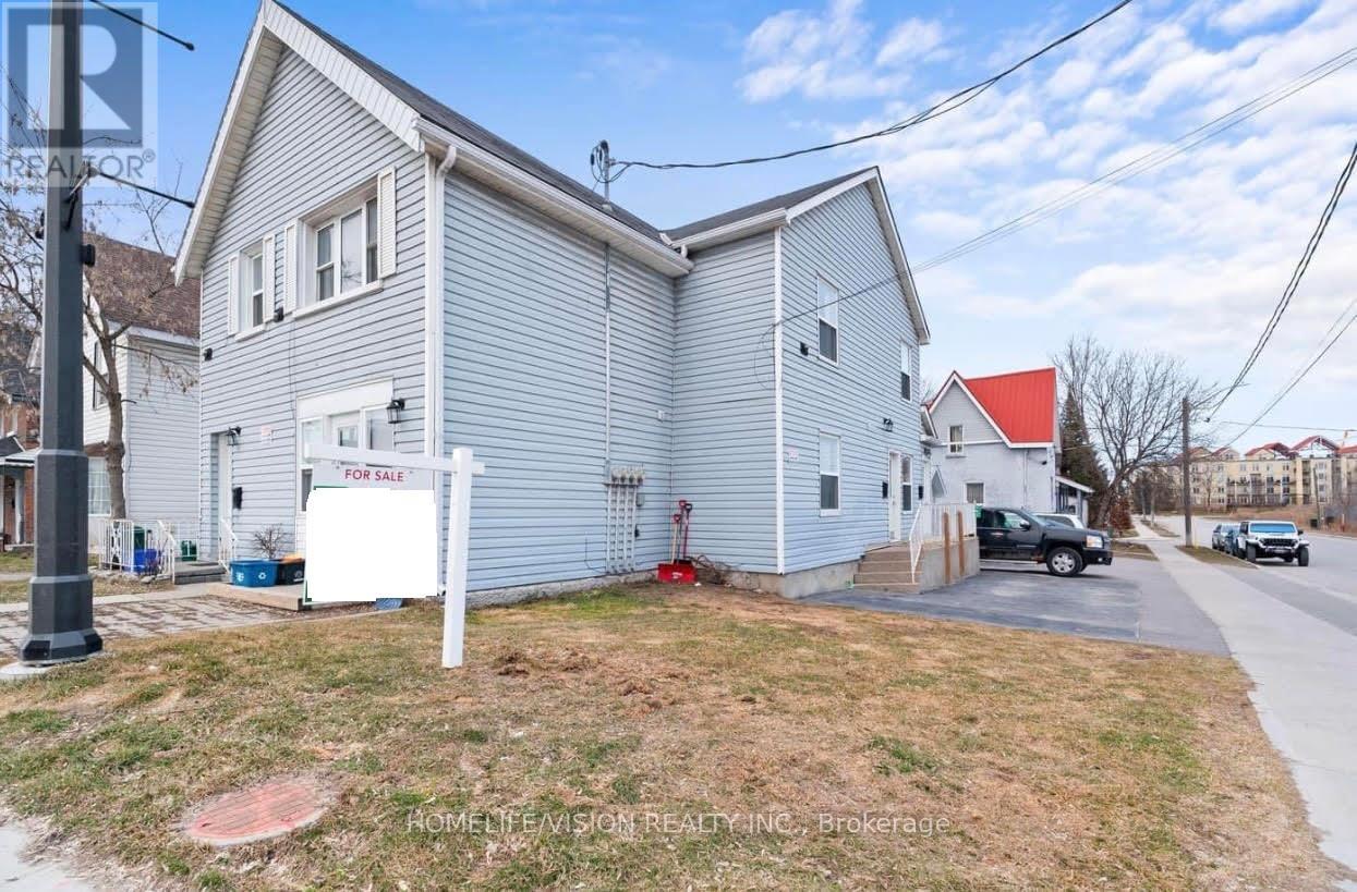 78 Front St S, Orillia, ON L3V 4S3