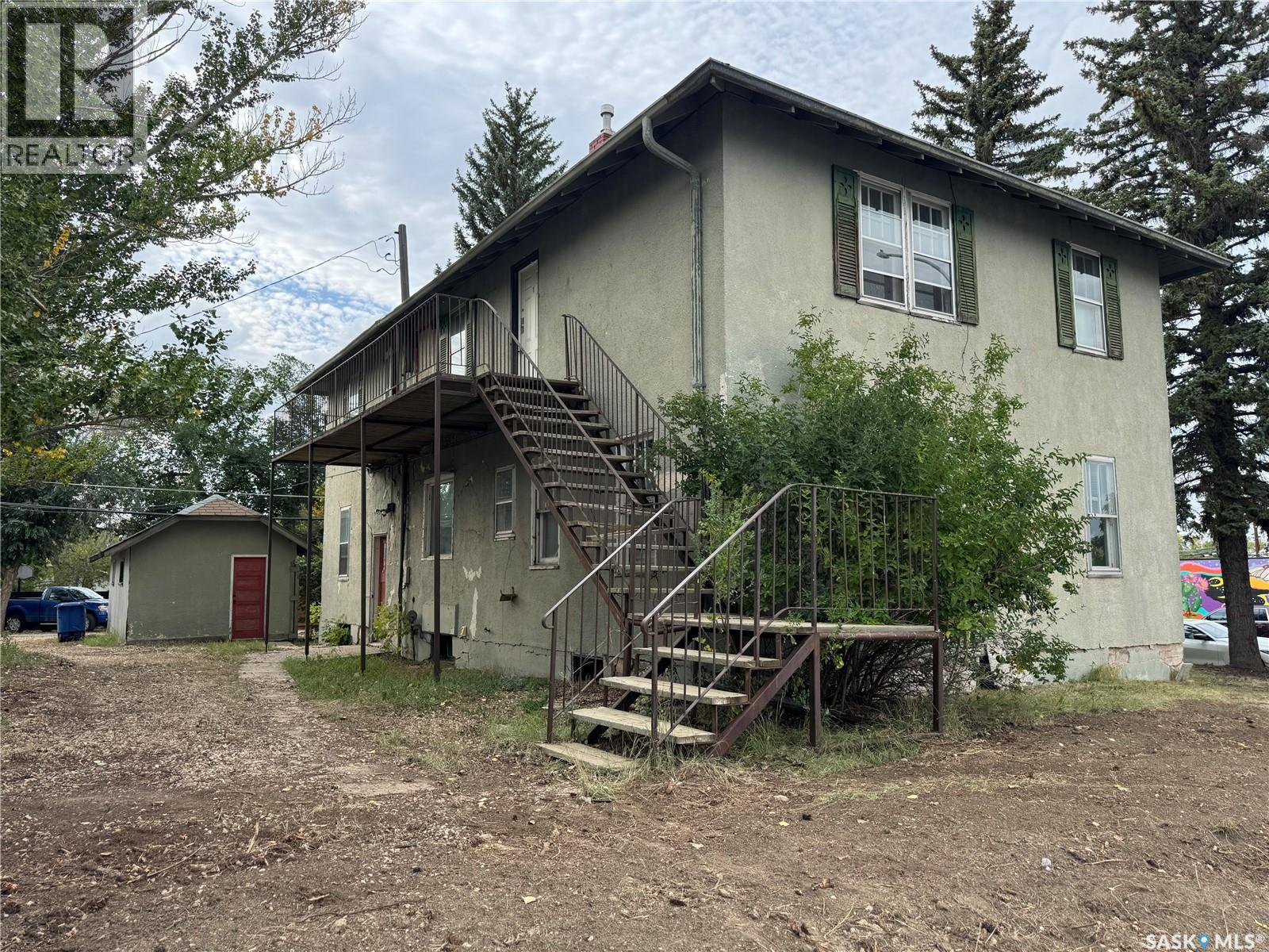 500 Centre St, Assiniboia, SK S0H 0B0
