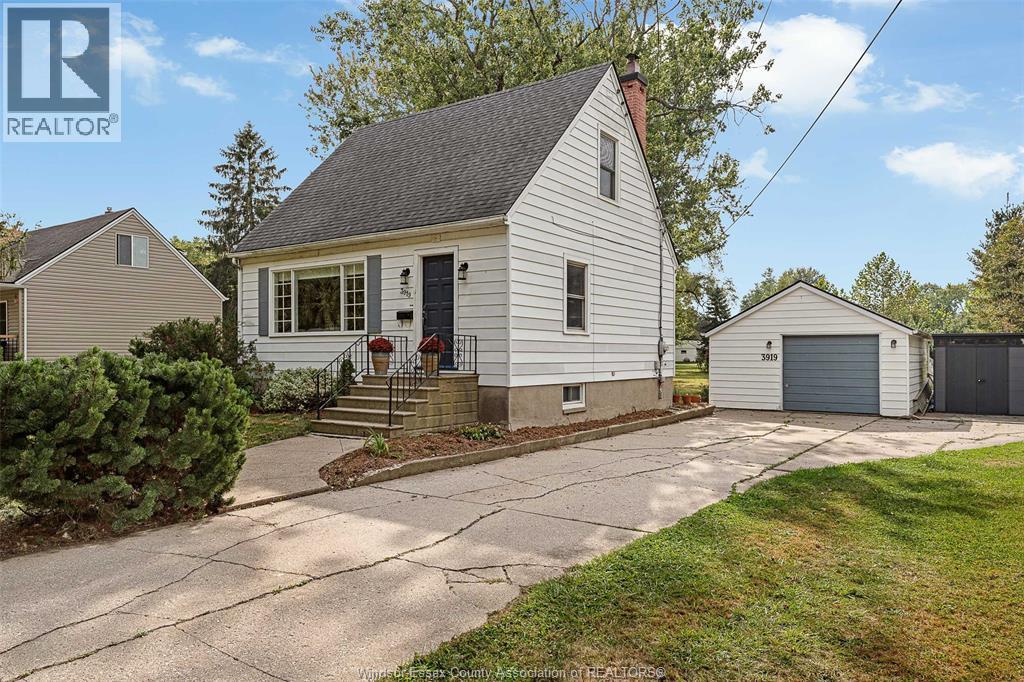 3919 Rodd Pl, Windsor, ON N9G 1Z1