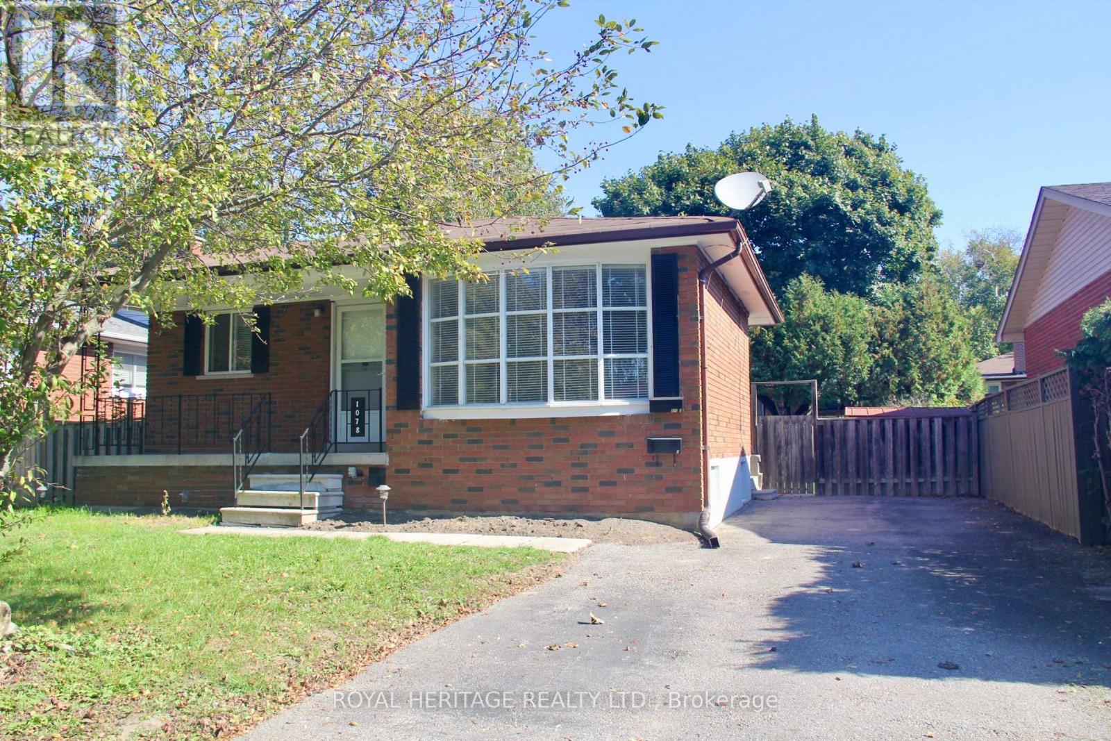 1078 Ronlea Ave S, Oshawa, ON L1H 2X7