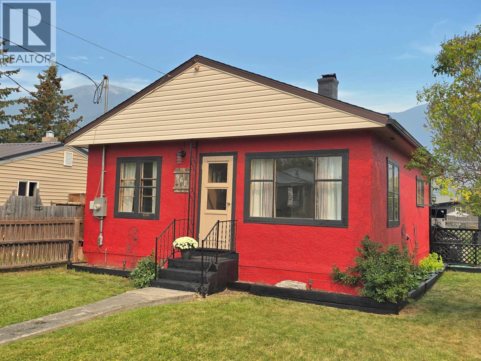 968 4 Ave, McBride, BC V0J 2E0