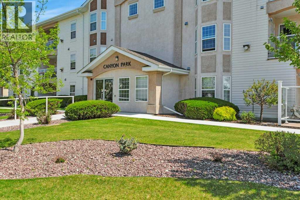 3501 49 Avenue Unit 205, Red Deer, AB T4N 3W3