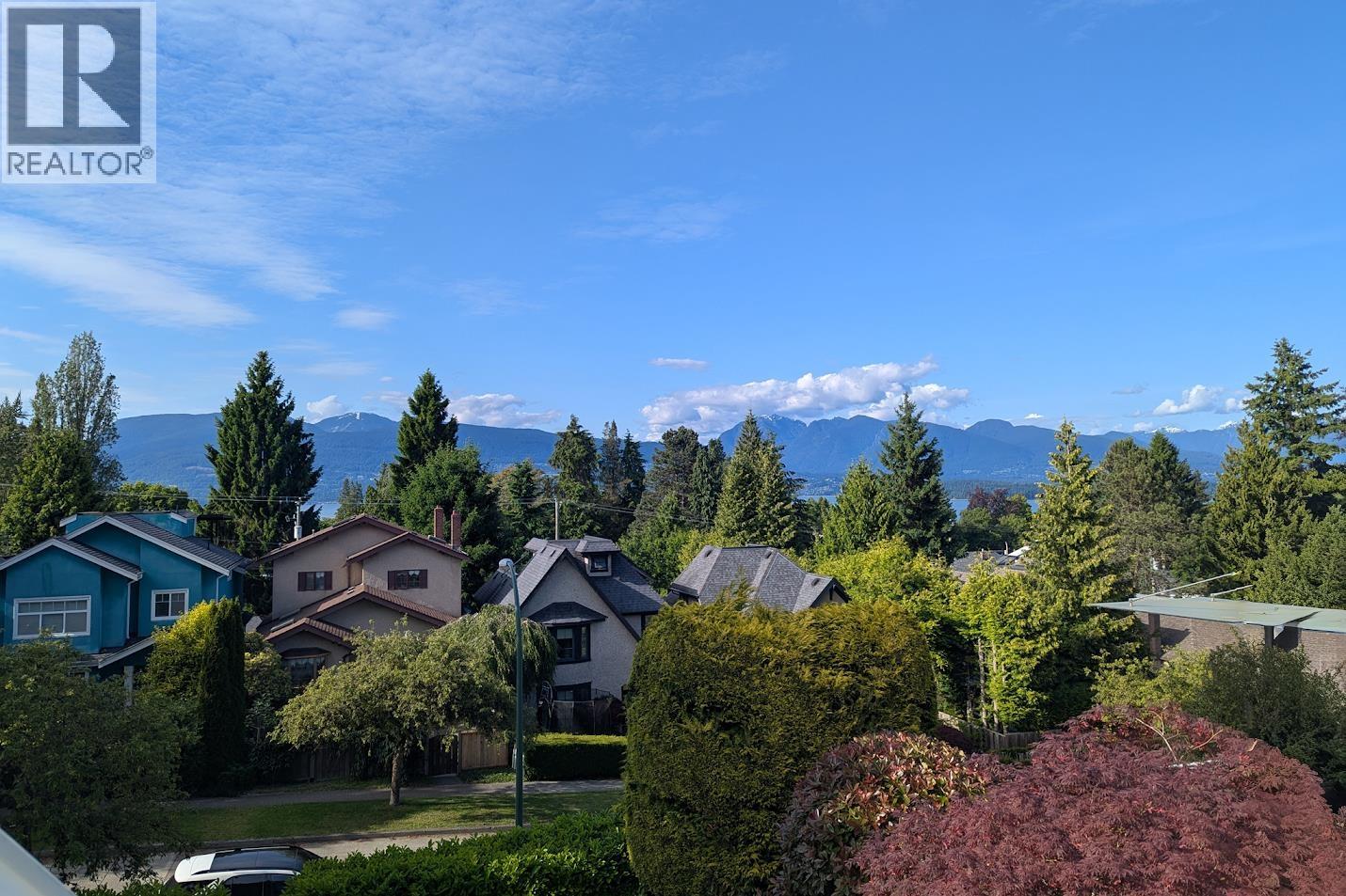 4190 W 11th Ave, Vancouver, BC V6R 2L6